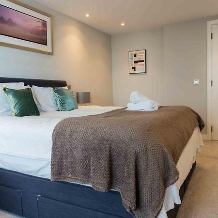 פורטסמות' Gunwharf Quays Apartments מראה חיצוני תמונה