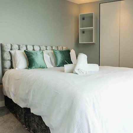 פורטסמות' Gunwharf Quays Apartments מראה חיצוני תמונה