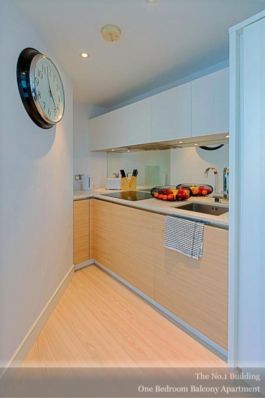 פורטסמות' Gunwharf Quays Apartments מראה חיצוני תמונה