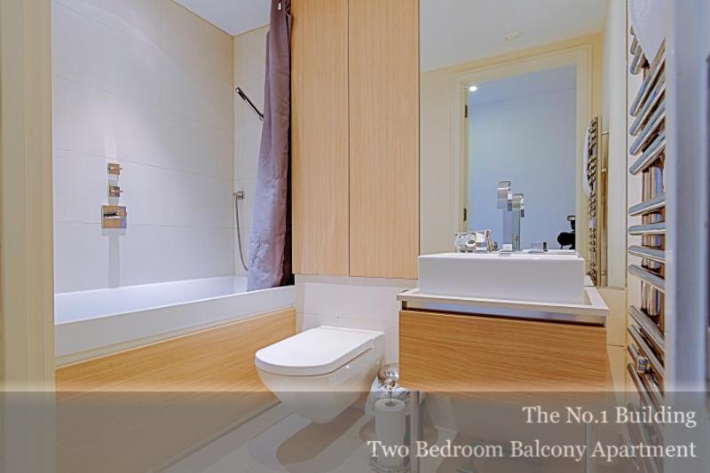 פורטסמות' Gunwharf Quays Apartments מראה חיצוני תמונה