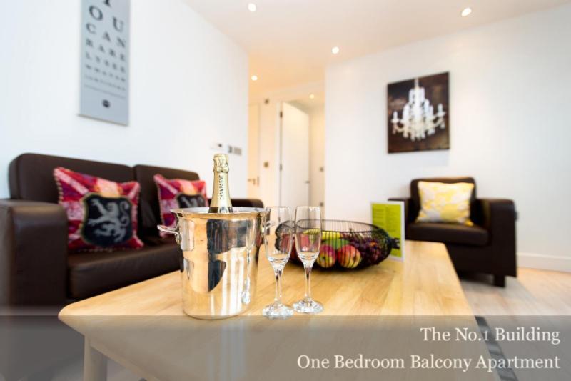 פורטסמות' Gunwharf Quays Apartments מראה חיצוני תמונה