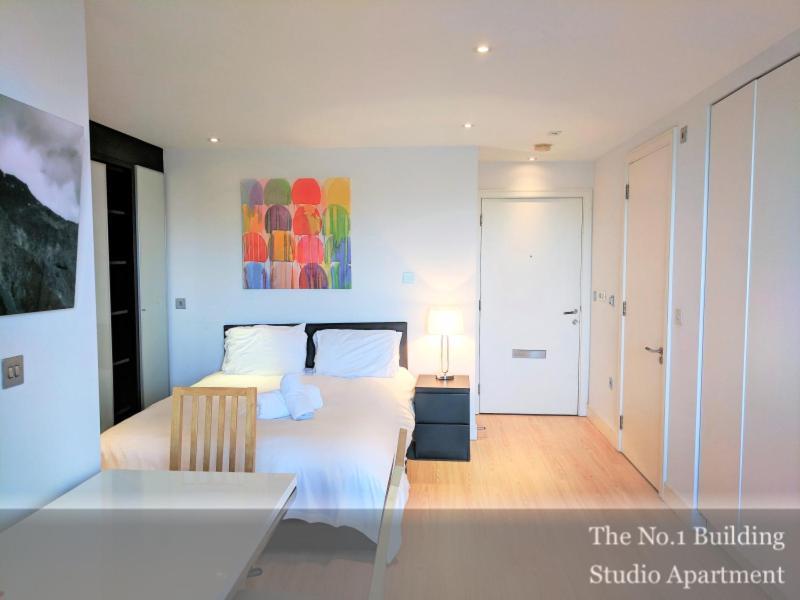 פורטסמות' Gunwharf Quays Apartments מראה חיצוני תמונה