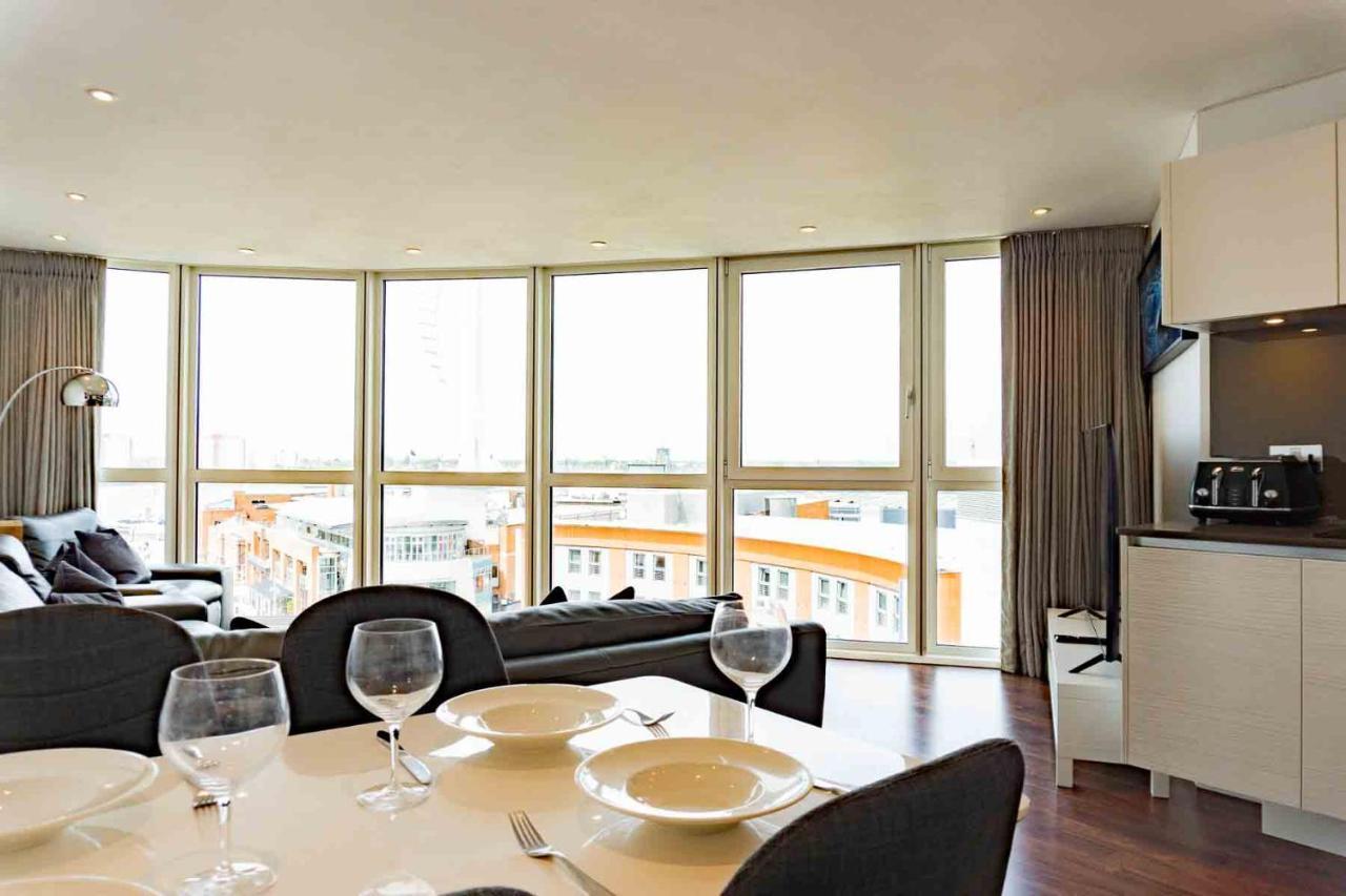 פורטסמות' Gunwharf Quays Apartments מראה חיצוני תמונה