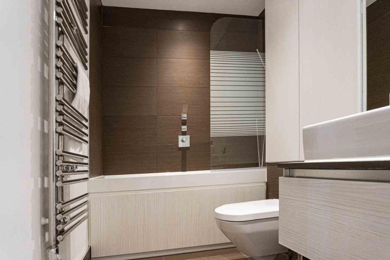 פורטסמות' Gunwharf Quays Apartments מראה חיצוני תמונה